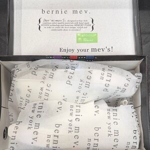 Bernie Mev White Text Print Shoes euro 38